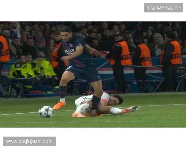 路易斯迪亚斯铲伤阿什拉夫引争议摩洛哥记者怒斥其为罪犯引发舆论风暴